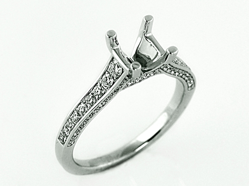 CATHEDRAL GRADUATED DIAMOND ENGAGEMENT RING IN PLATINUM