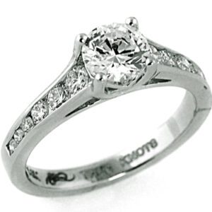 CATHEDRAL GRADUATED DIAMOND ENGAGEMENT RING IN 14 KARAT WHITE GOLD