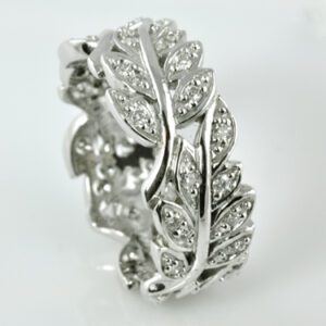 LEAVES DIAMOND WEDDING RING IN 14 KARAT WHITE GOLD